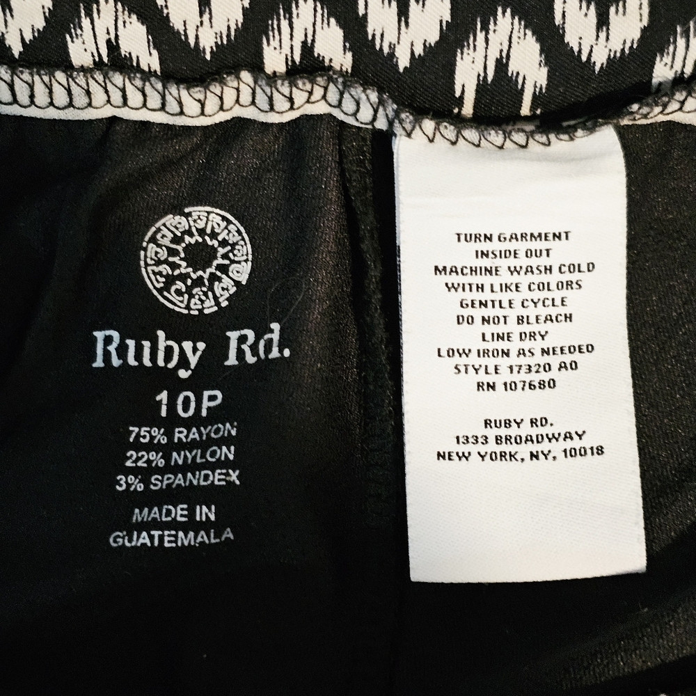Ruby Rd Ikat Print Mini Skort 10P Built-In Shorts Zip Pocket Street Style Chic - Picture 4 of 8